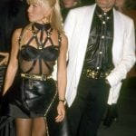Donatella-Gianni-Versace-1996-Unutulmaz-MET-Gala-Gorunumleri-1974-den-2018-e