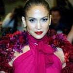 Jennifer-Lopez-2011-Unutulmaz-MET-Gala-Costume-institute-Gala-Sac-ve-Makyajlari-MET-Gala-2019