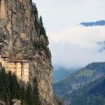 Sumela-manastiri-nin-restorasyon-ve-kaya-islahi-calismalari-sonrasinda-bir-kismi-18-mayis-tarihinde-aciliyor-Sumela-Monastery