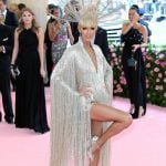 Celine-Dion-Oscar-De-La-Renta-met-gala-2019-unutulmayacak-gorunumleri-tema-konsept