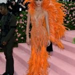 Kendall-Jenner-Versace-met-gala-2019-unutulmayacak-gorunumleri-tema-konsept