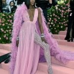 Naomi-Campbell-Valentino-Haute-Couture-met-gala-2019-unutulmayacak-gorunumleri-tema-konsept