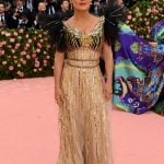 Salma-Hayek-Gucci-met-gala-2019-unutulmayacak-gorunumleri-tema-konsept