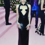 Zoe-Kravitz-Saint-Laurent-met-gala-2019-unutulmayacak-gorunumleri-tema-konsept